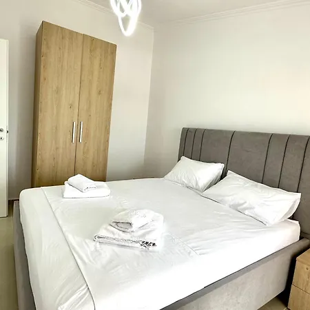 Shell 1 Penzion Golem (Tirana)