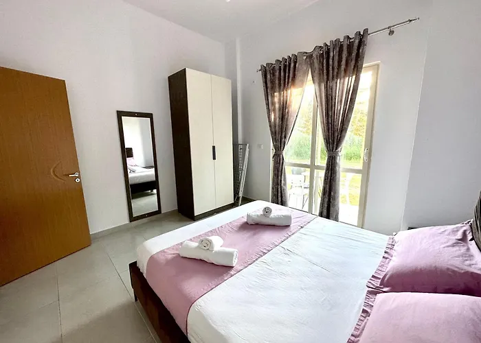 Gasthuis Shell 1 Golem (Tirana)