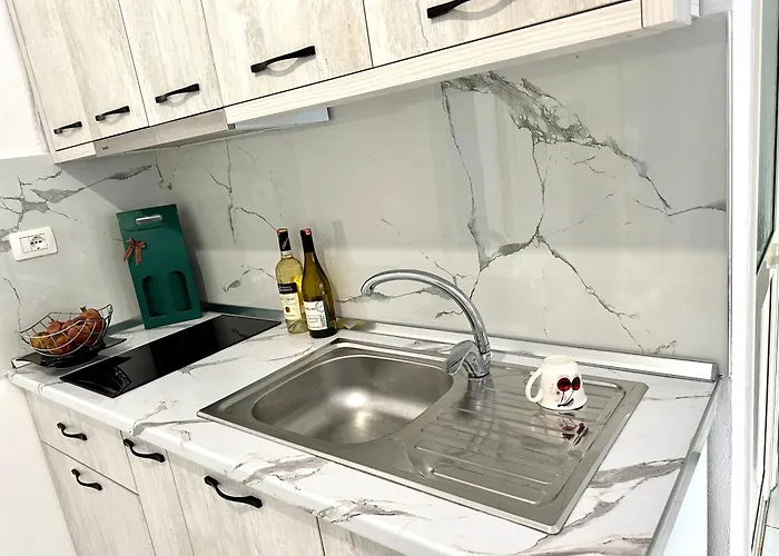 Shell 1 Golem (Tirana)