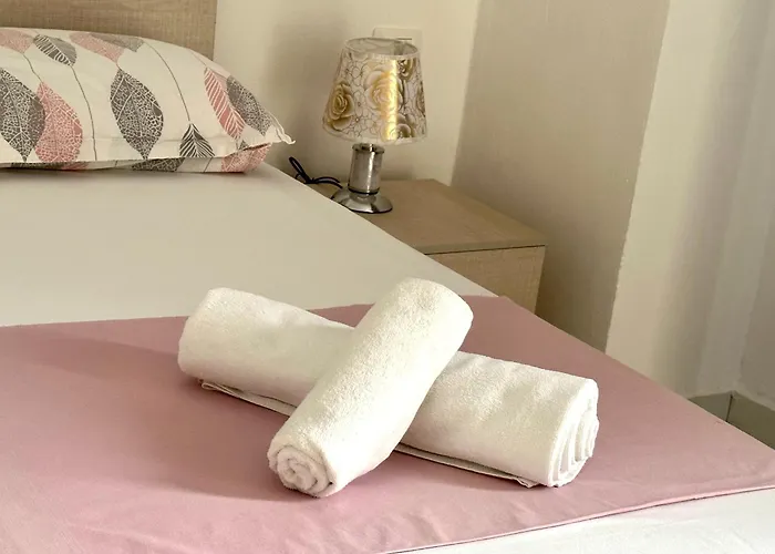 Gasthuis Shell 1 Golem (Tirana)