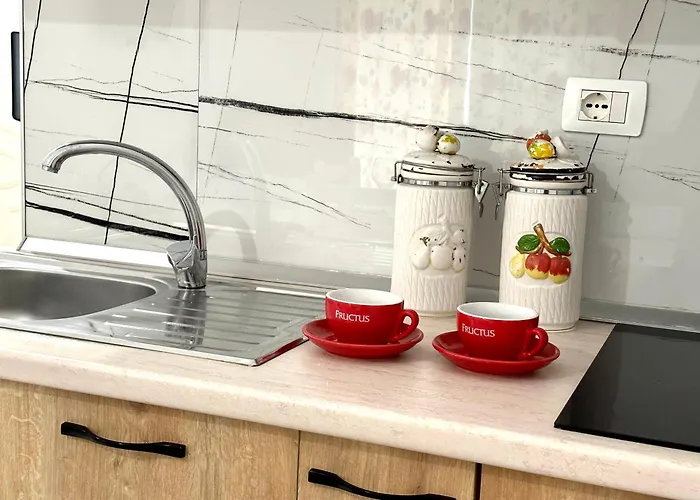 Shell 1 Gasthuis Golem (Tirana)