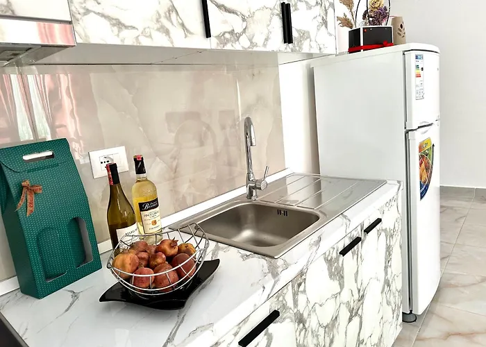 Shell 1 Golem (Tirana)